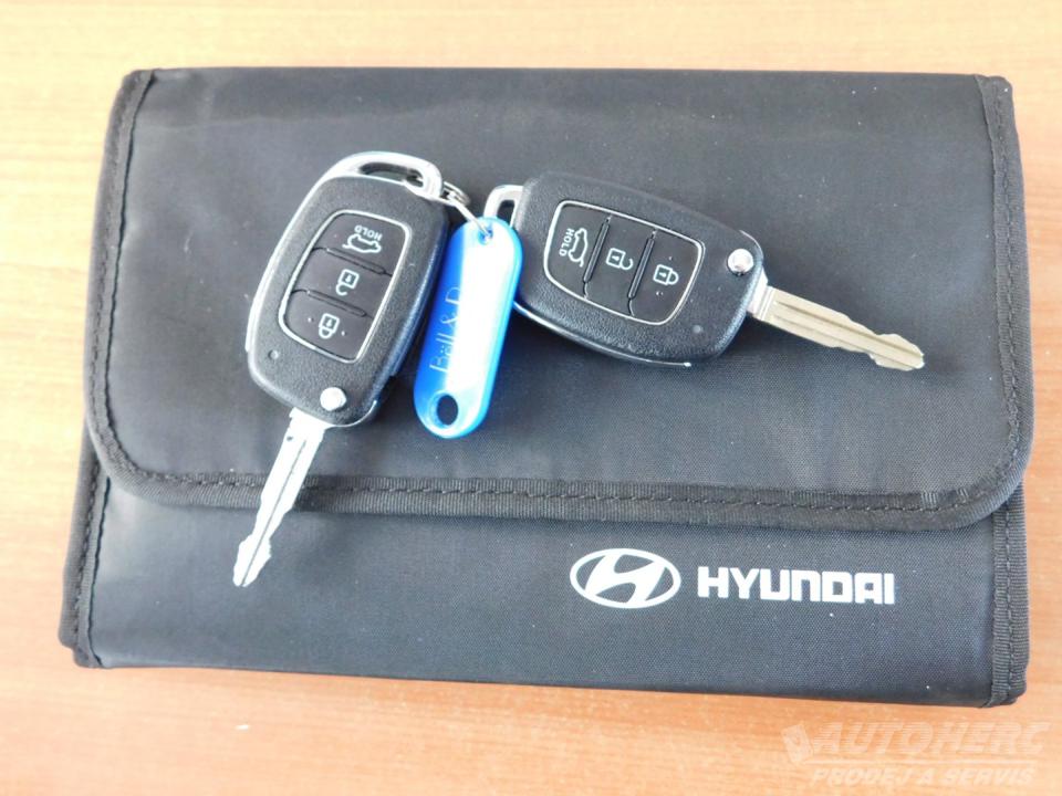 Hyundai i10 1.0 ČR 1.MAJ.