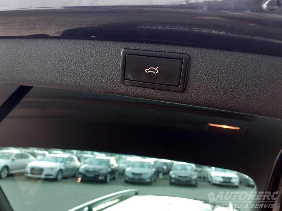 Škoda Superb KOMBI 2.0 TDi DSG