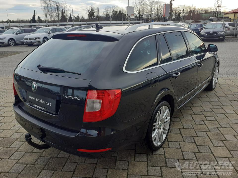 Škoda Superb KOMBI 2.0 TDi DSG