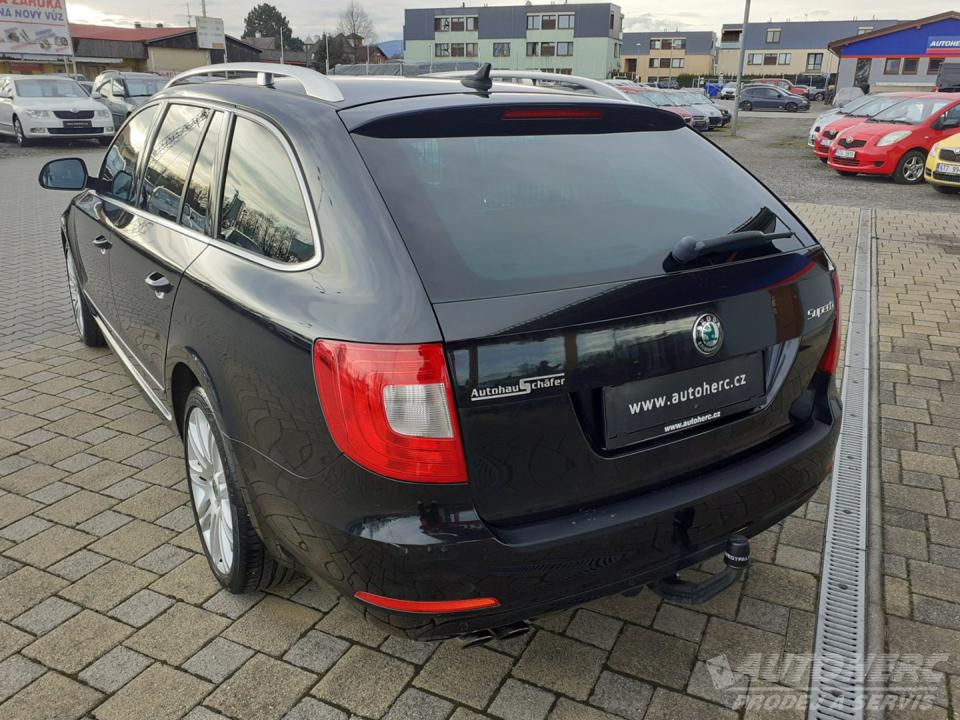 Škoda Superb KOMBI 2.0 TDi DSG