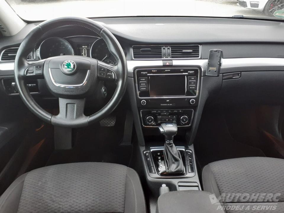 Škoda Superb KOMBI 2.0 TDi DSG