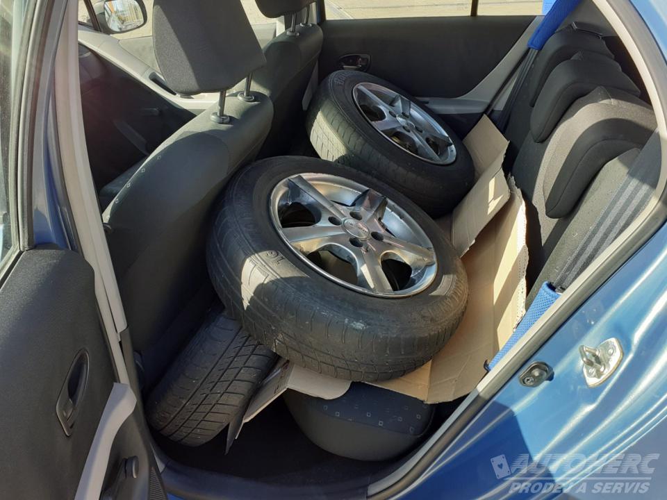 Toyota Yaris 1.0  1.MAJ ČR