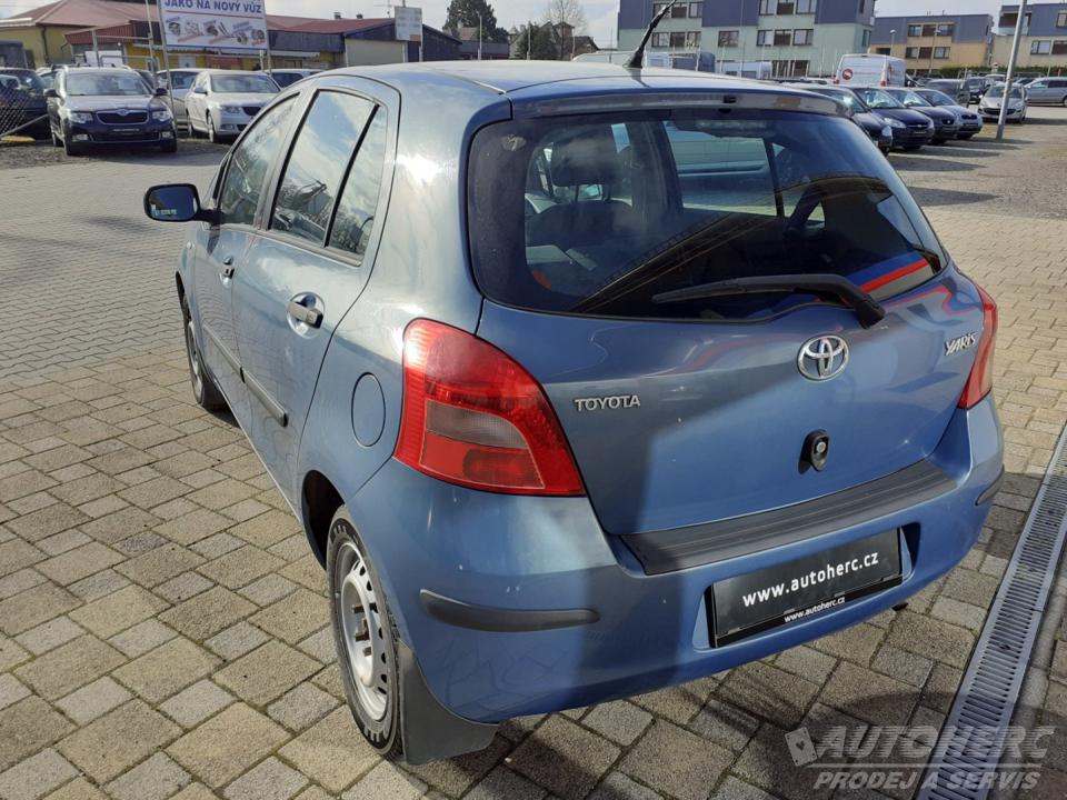 Toyota Yaris 1.0  1.MAJ ČR