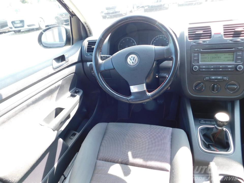 Volkswagen Golf 1.6 i 75Kw