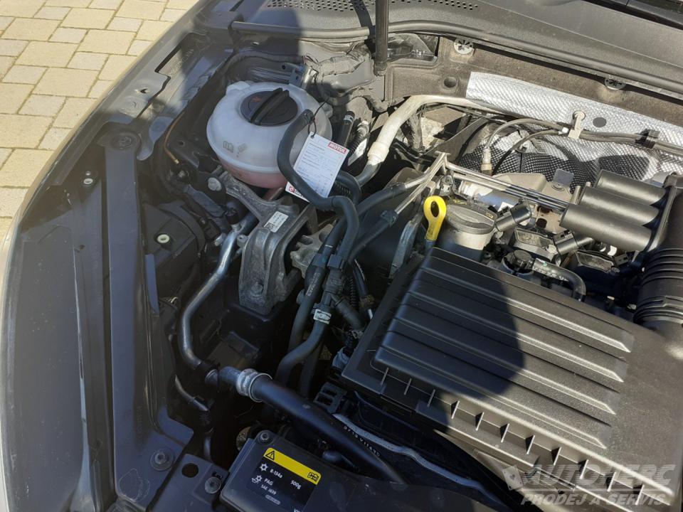 Volkswagen Golf 1.2 TSi  PO SERVISE !