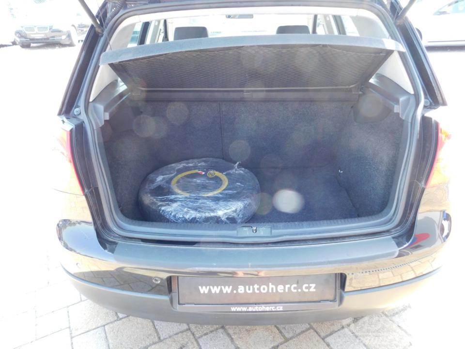 Volkswagen Golf 1.6 i 75Kw