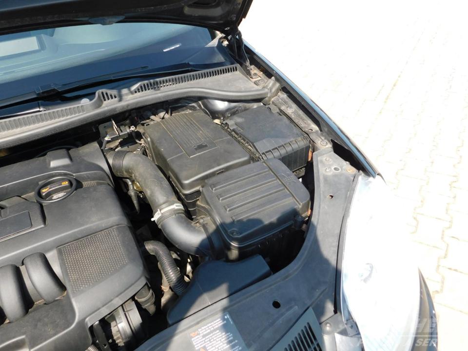 Volkswagen Golf 1.6 i 75Kw