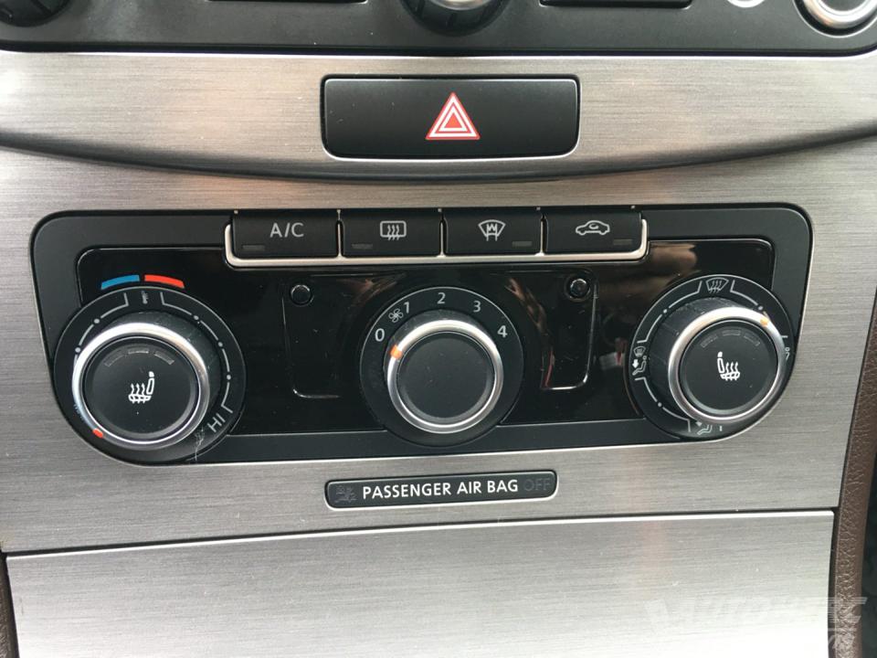 Volkswagen Passat KOMBI 2.0 TDi
