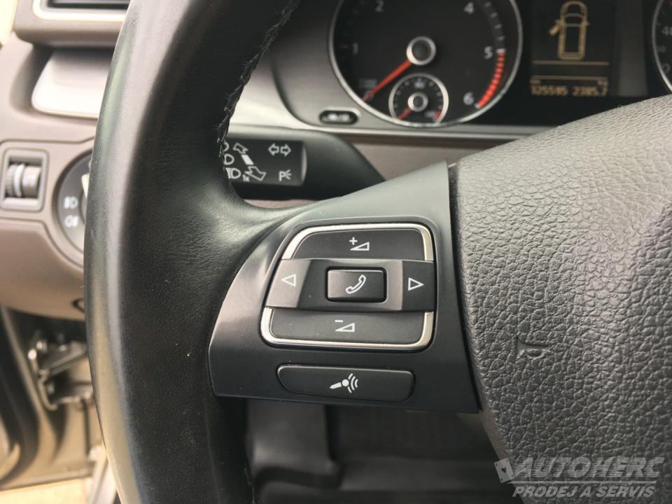Volkswagen Passat KOMBI 2.0 TDi