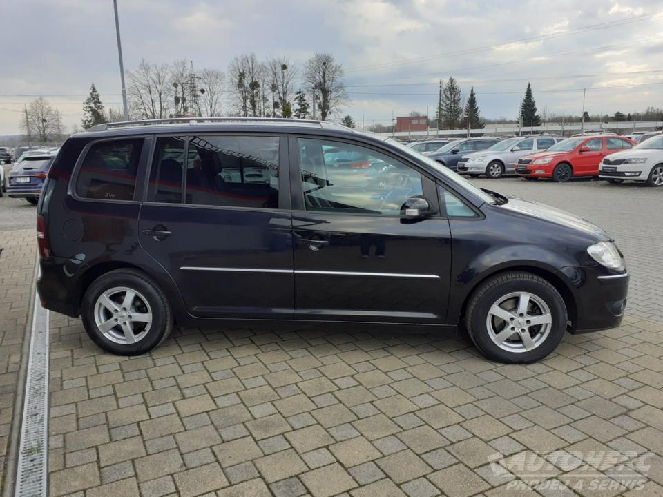 Volkswagen Touran 2.0 TDi  HIGHLINE