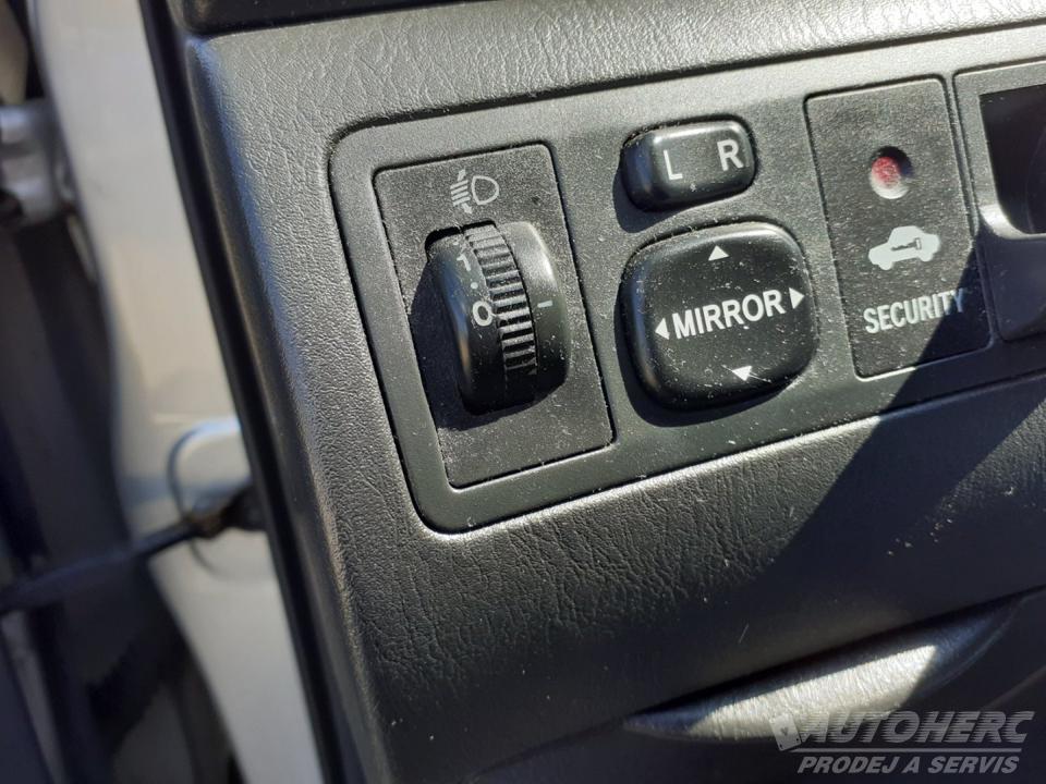Toyota Corolla 1.6 VVT  ZADÁNO !