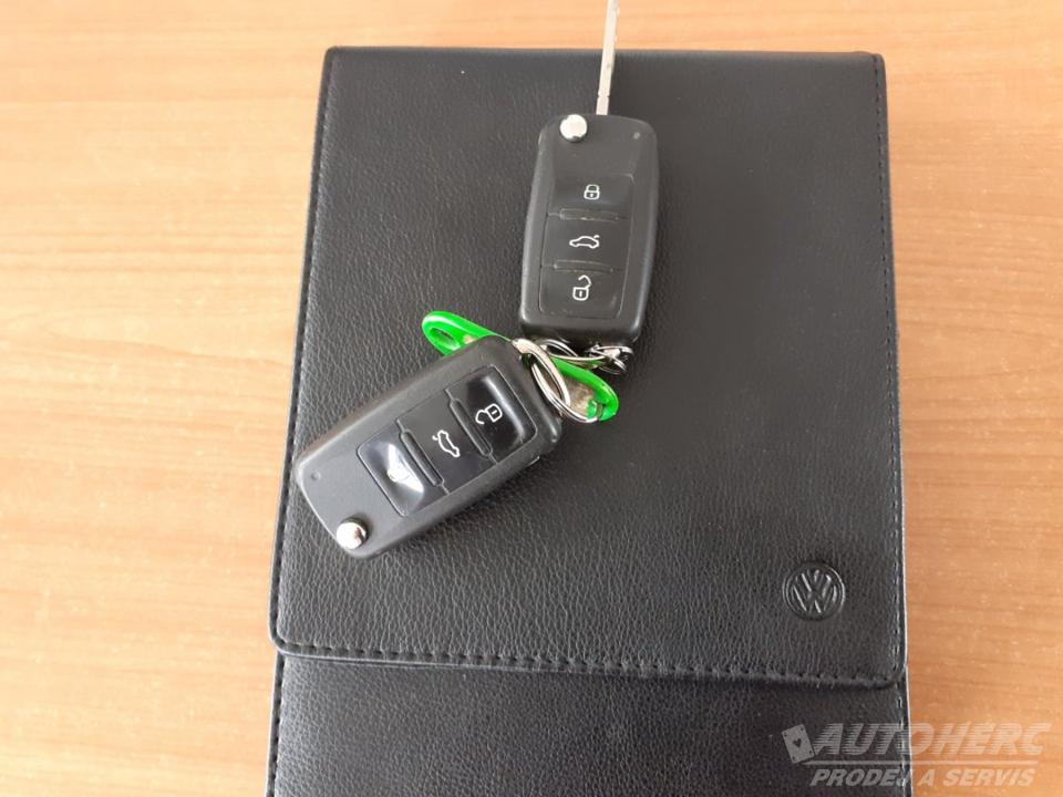 Volkswagen Golf VI 1.2 TSi NAVIGACE
