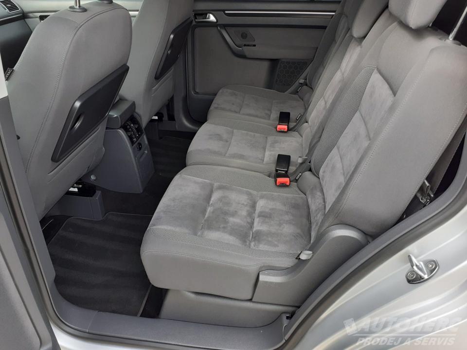Volkswagen Touran 2.0 TDi 103kW DSG