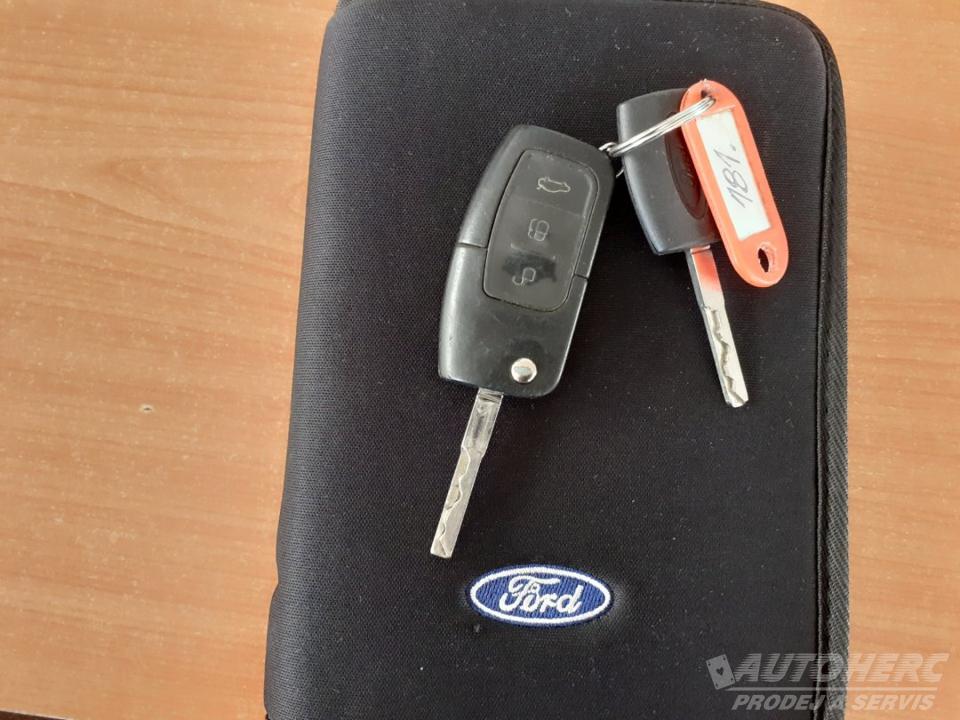 Ford Focus KOMBI 1.6 16V