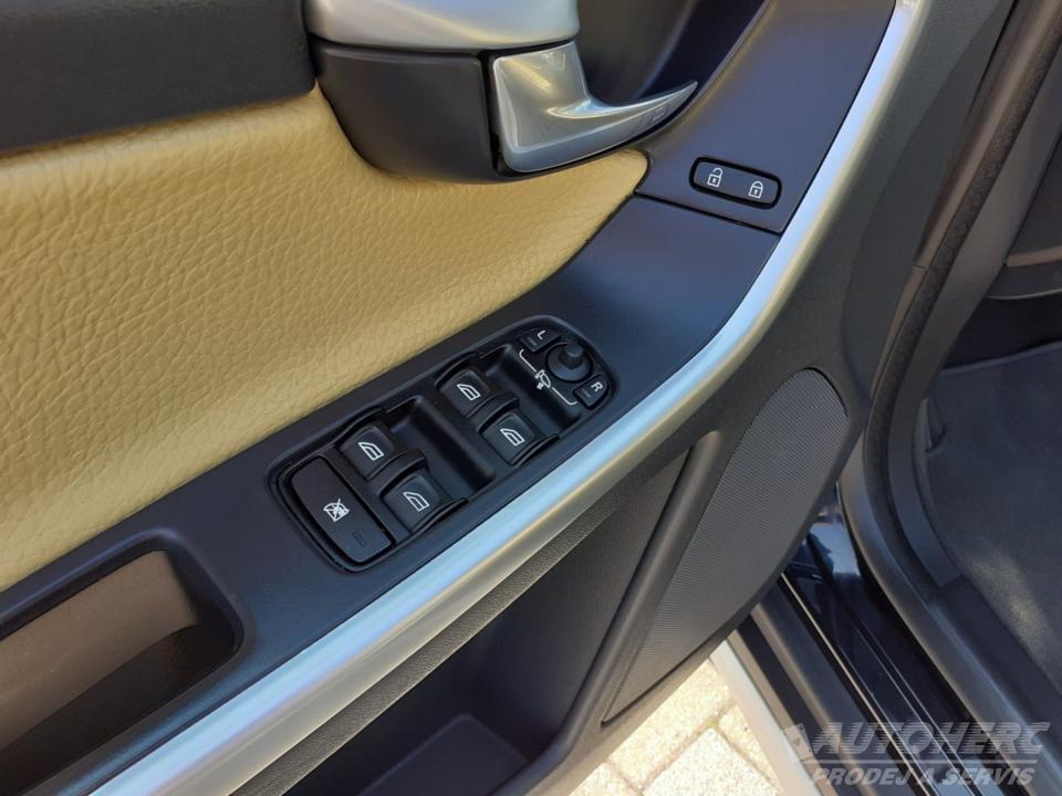 Volvo XC60 2.4 D 4x4 AUTOMAT