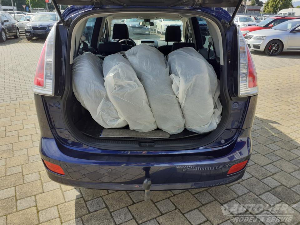 Mazda 5 2.0 D 7 MÍST.