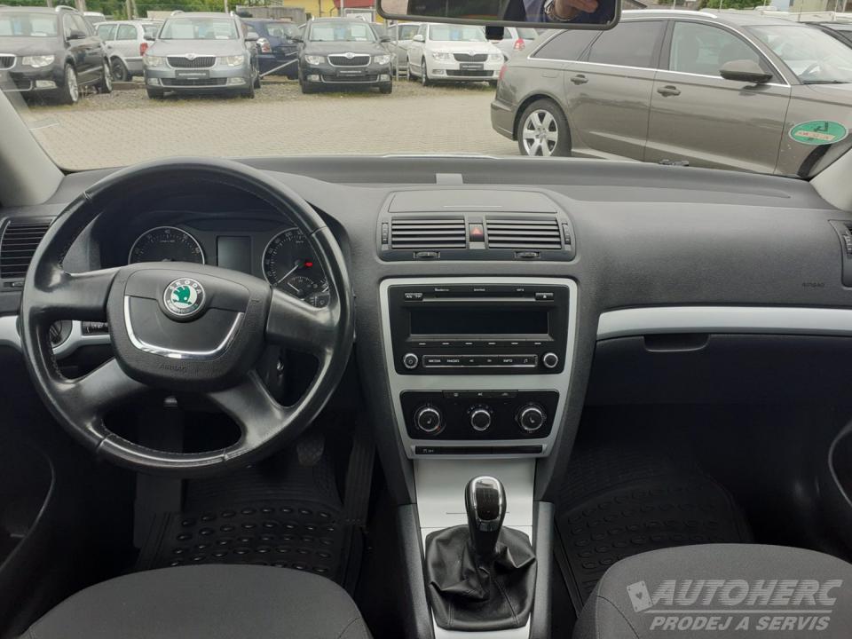 Škoda Octavia KOMBI 1.4 TSi 1.MAJ ZADÁNO