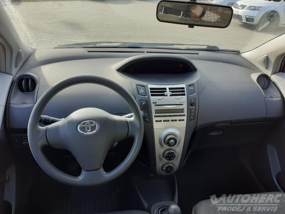 Toyota Yaris 1.0  1.MAJ ČR
