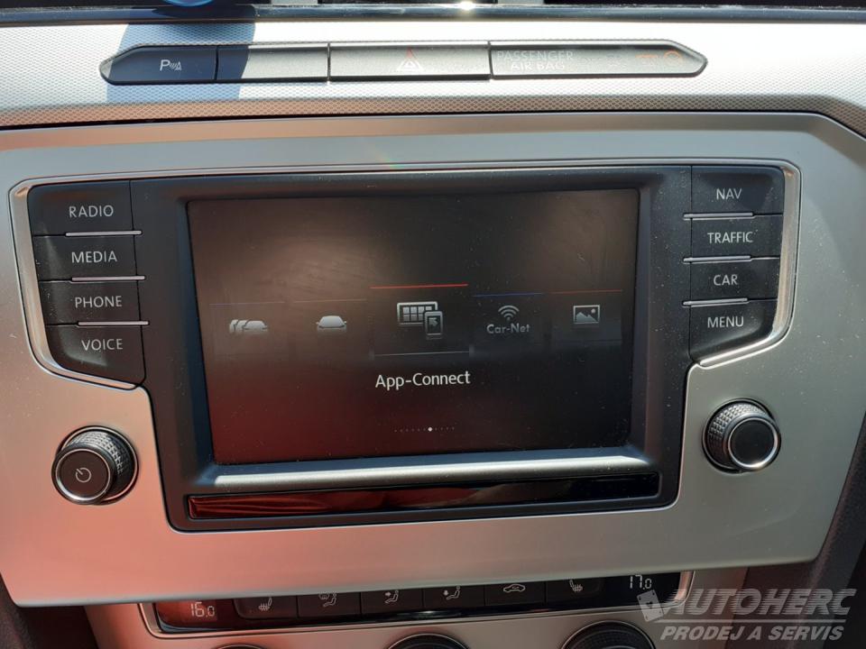 Volkswagen Passat KOMBI 2.0 TDi