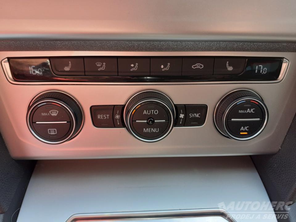 Volkswagen Passat KOMBI 2.0 TDi