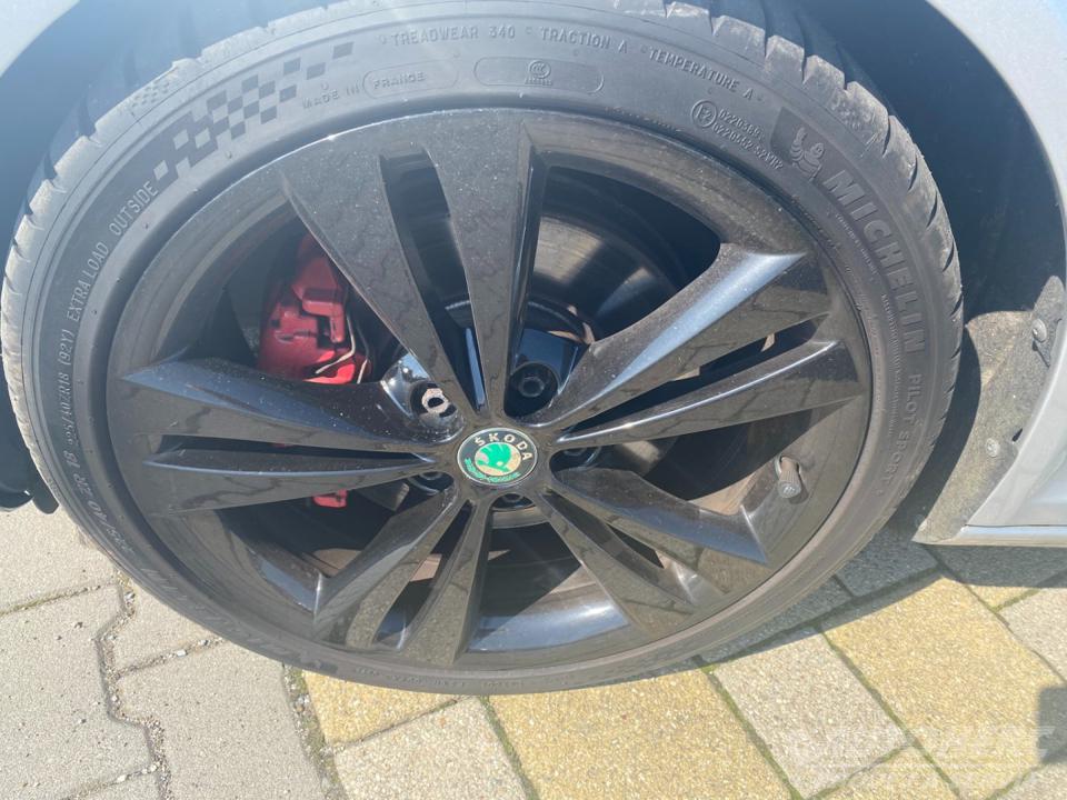 Škoda Octavia KOMBI 2.0 TSi RS