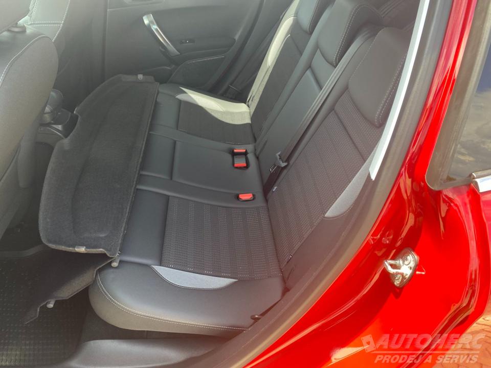 Peugeot 2008 1.2 Pure Tech ČR