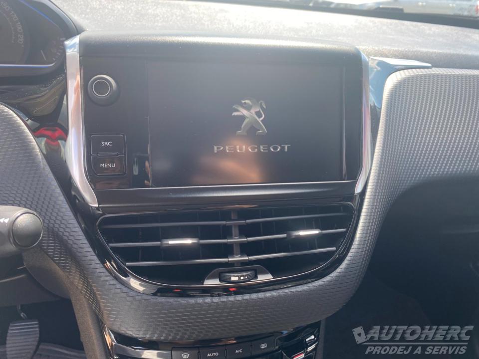 Peugeot 2008 1.2 Pure Tech ČR