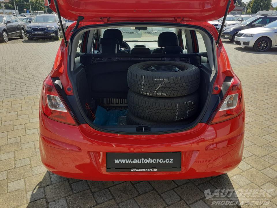 Opel Corsa 1.2 1.MAJ.ČR.