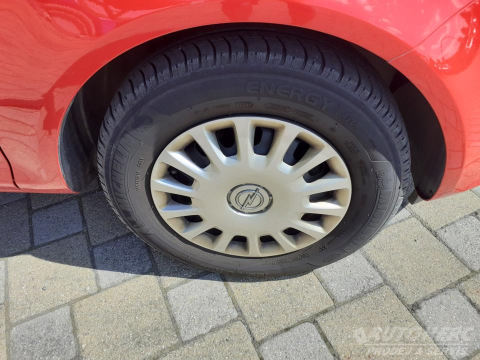 Opel Corsa 1.2 1.MAJ.ČR.