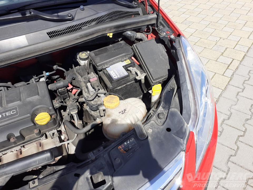 Opel Corsa 1.2 1.MAJ.ČR.
