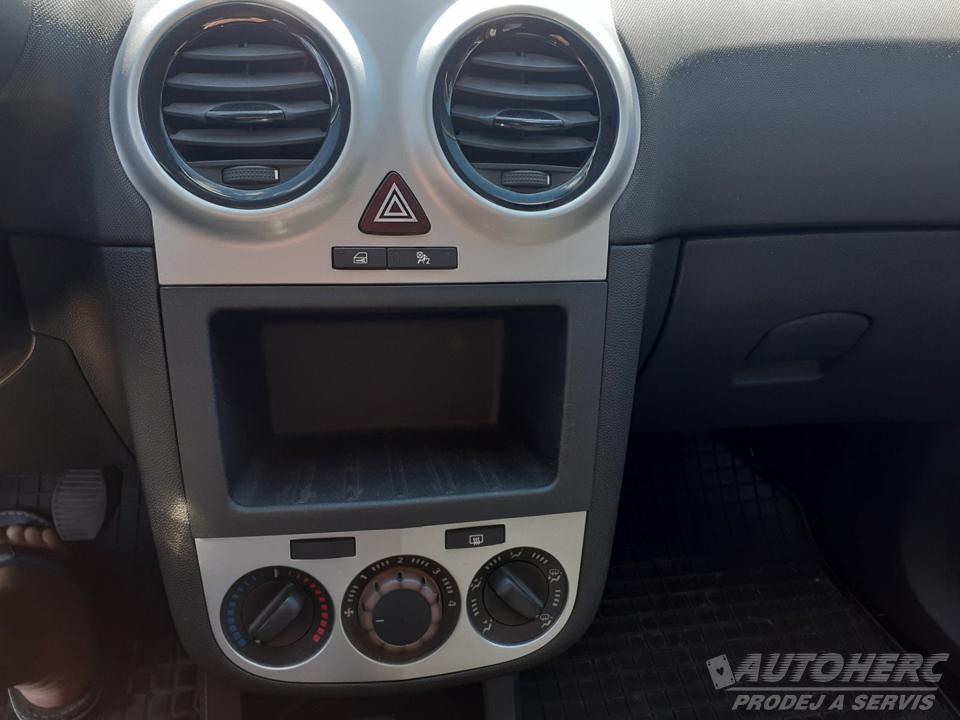 Opel Corsa 1.2 1.MAJ.ČR.