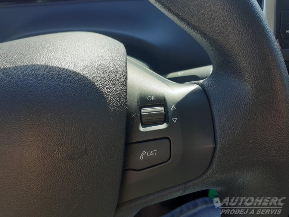Peugeot 208 1.2 PT 1 .Maj .ČR