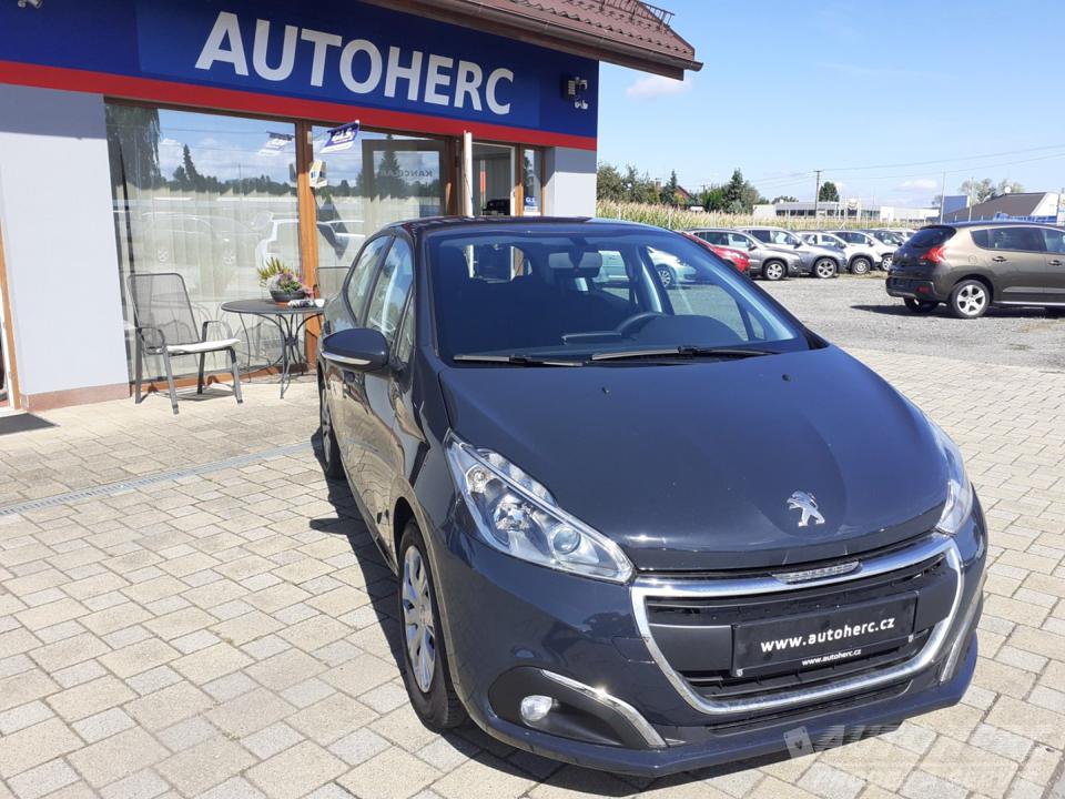 Peugeot 208 1.2 PT 1 .Maj .ČR