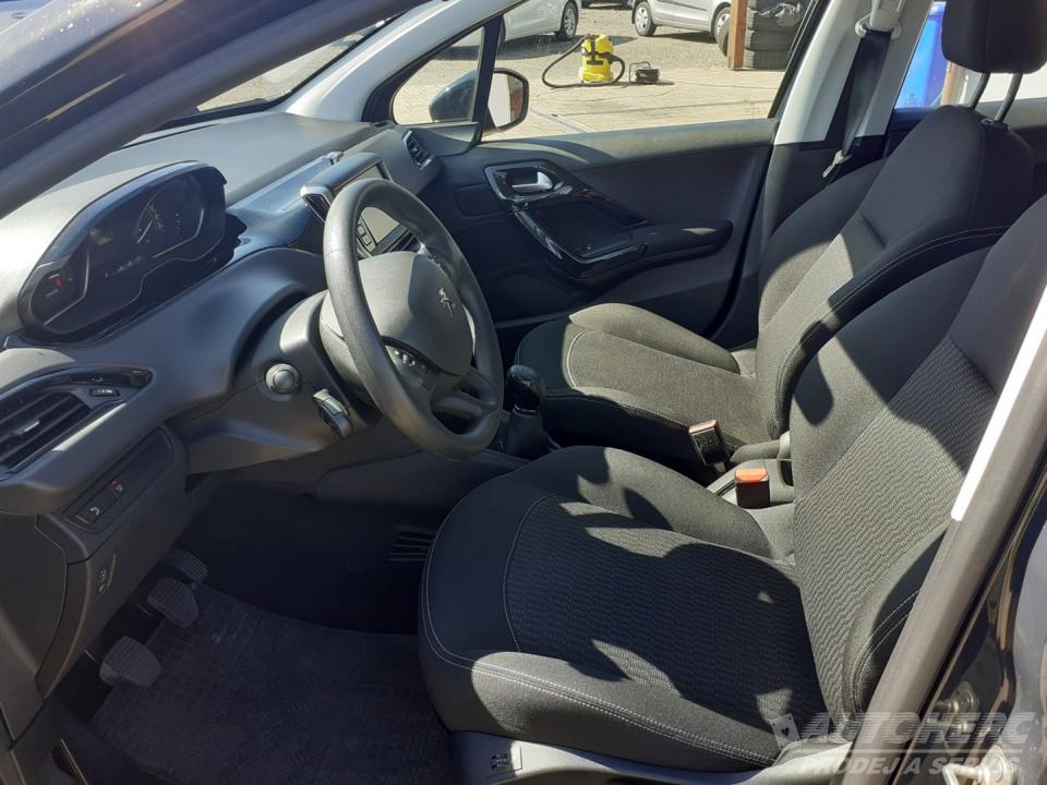 Peugeot 208 1.2 PT 1 .Maj .ČR