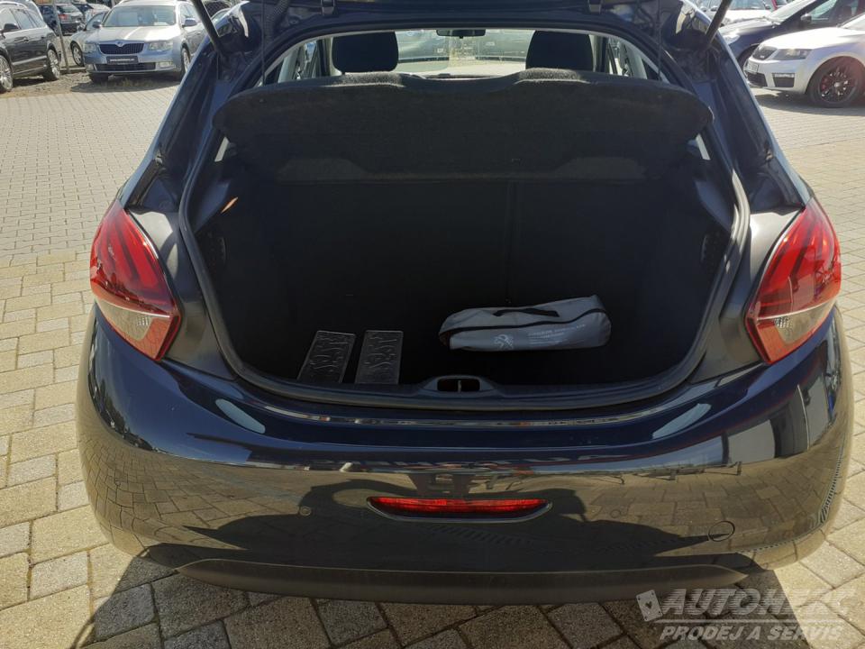 Peugeot 208 1.2 PT 1 .Maj .ČR