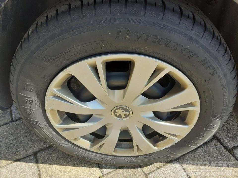 Peugeot 208 1.2 PT 1 .Maj .ČR