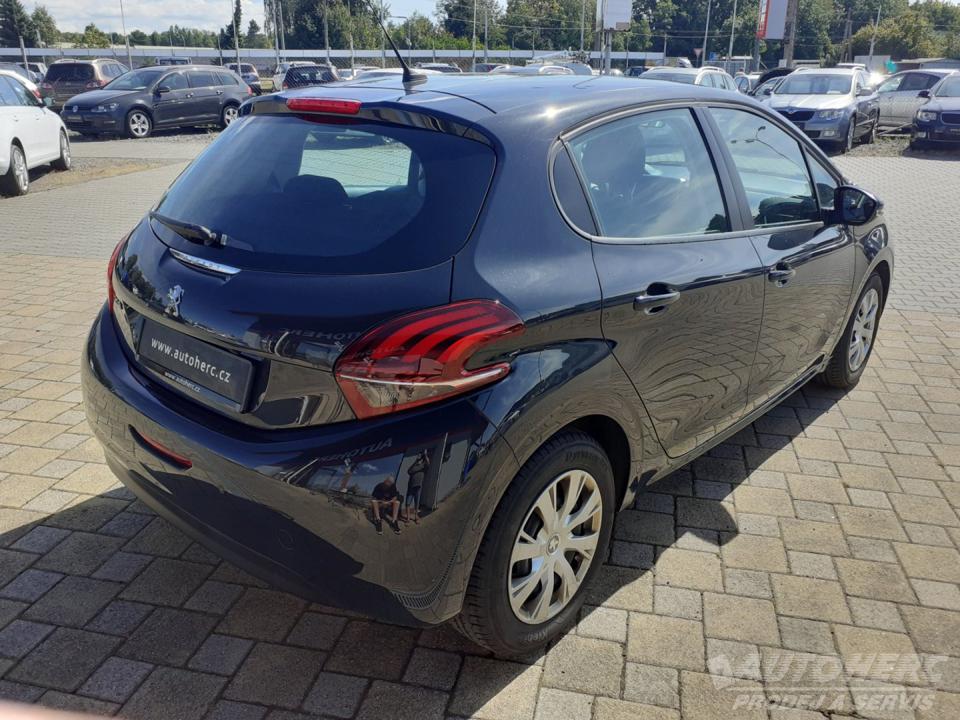 Peugeot 208 1.2 PT 1 .Maj .ČR
