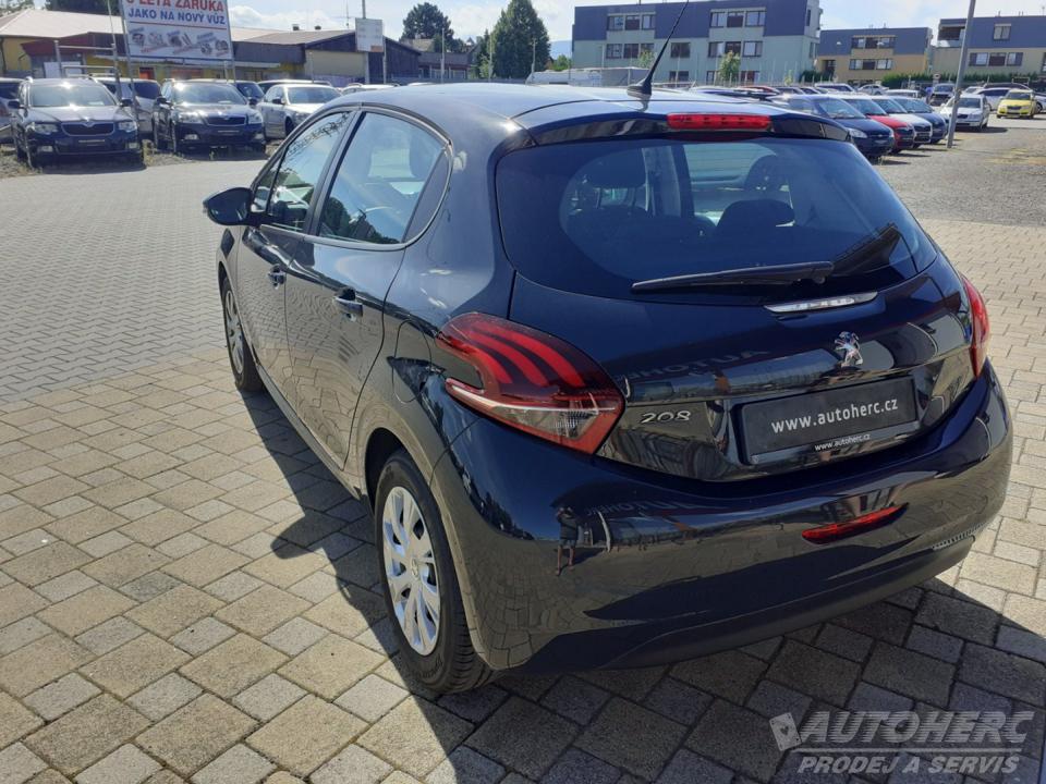 Peugeot 208 1.2 PT 1 .Maj .ČR