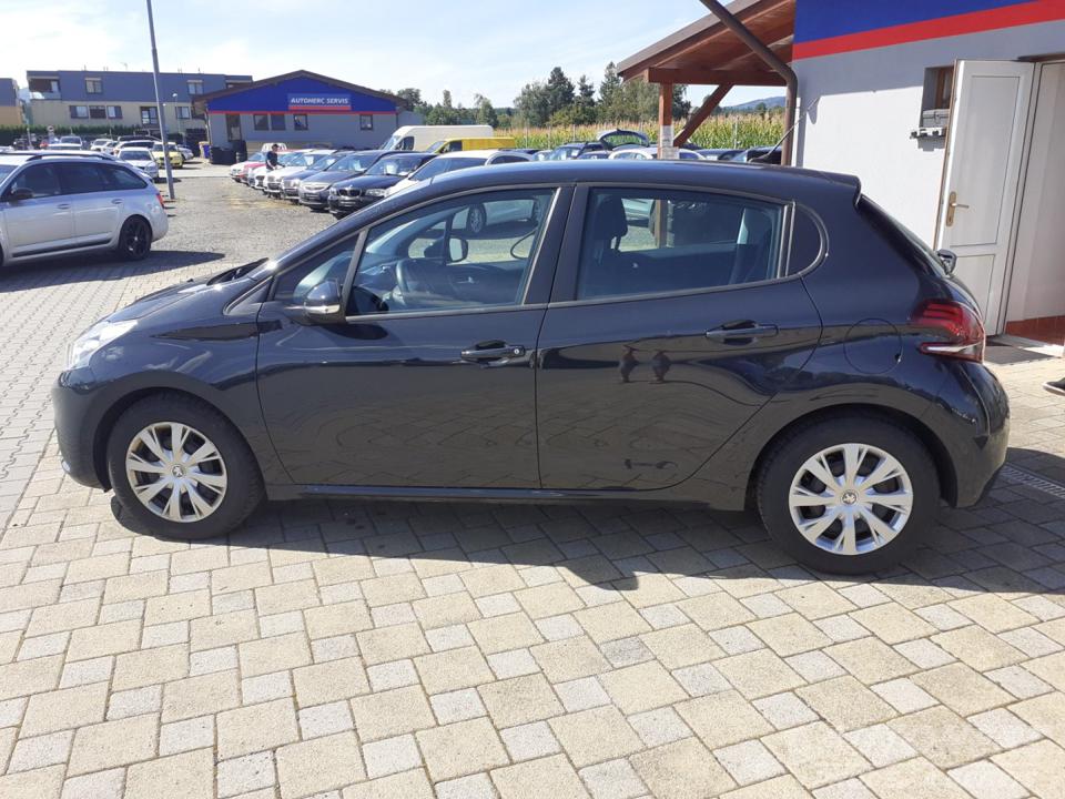 Peugeot 208 1.2 PT 1 .Maj .ČR