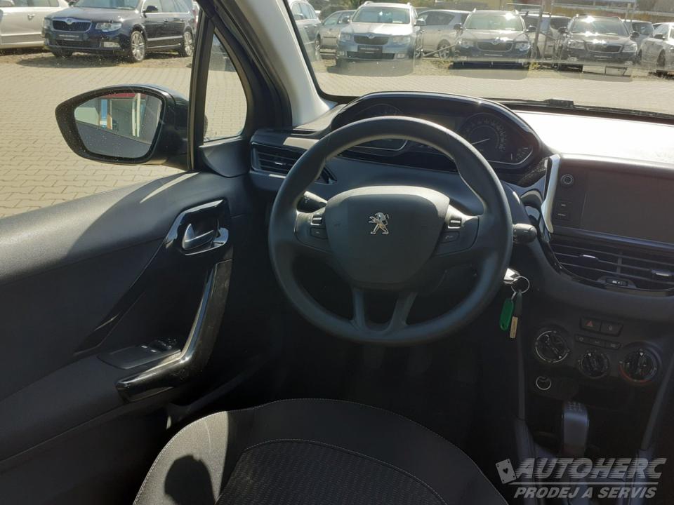Peugeot 208 1.2 PT 1 .Maj .ČR