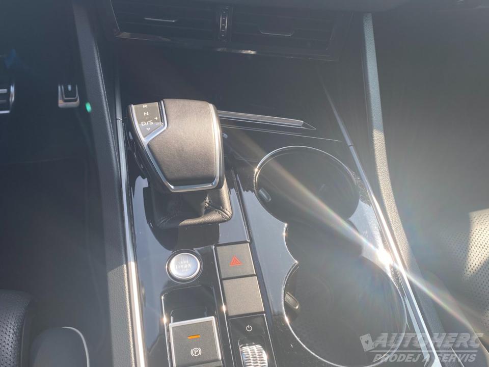 Volkswagen Touareg 3.0 TDi V6 Elegance 4x4