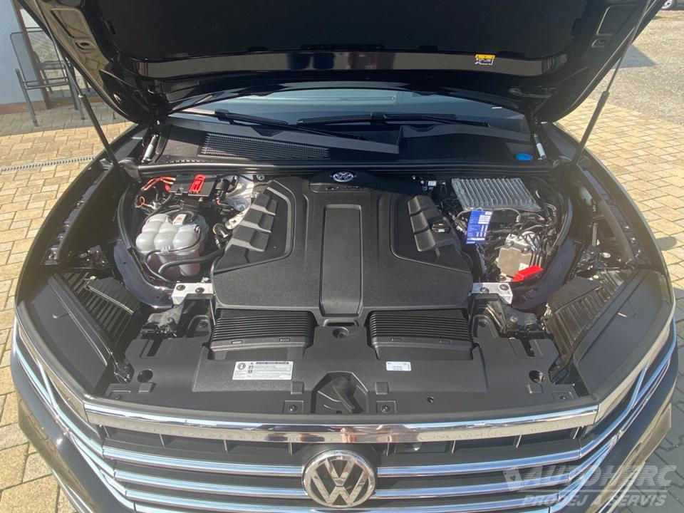 Volkswagen Touareg 3.0 TDi V6 Elegance 4x4