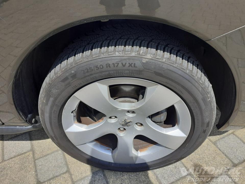 Peugeot 3008 1.6 i 88 kW