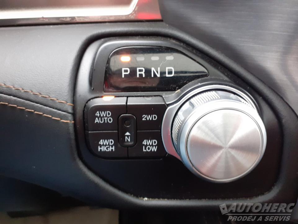 Dodge Ram 1500 5,7 8V HEMI LONGHORN