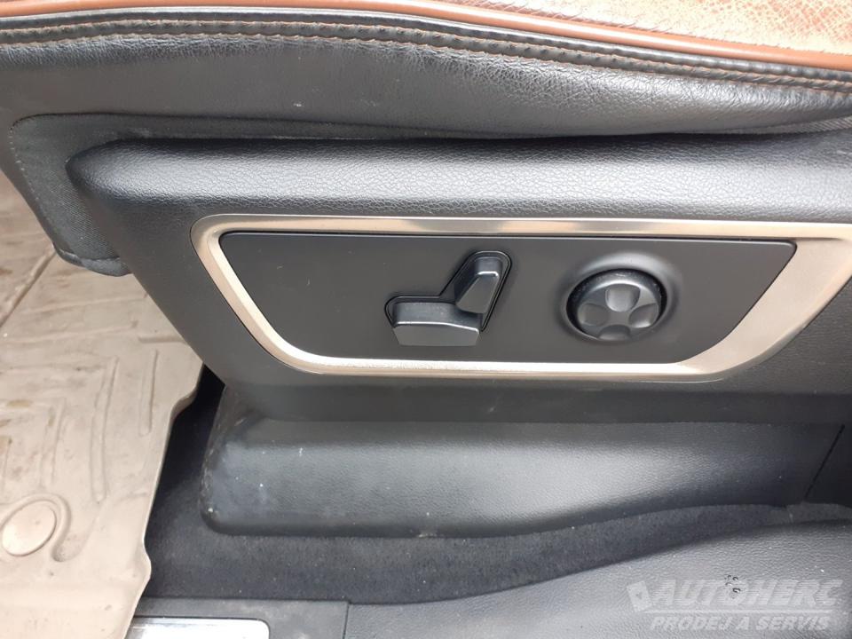 Dodge Ram 1500 5,7 8V HEMI LONGHORN