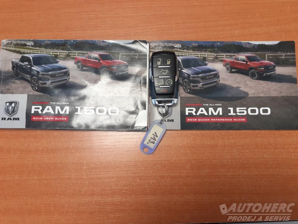 Dodge Ram 1500 5,7 8V HEMI LONGHORN