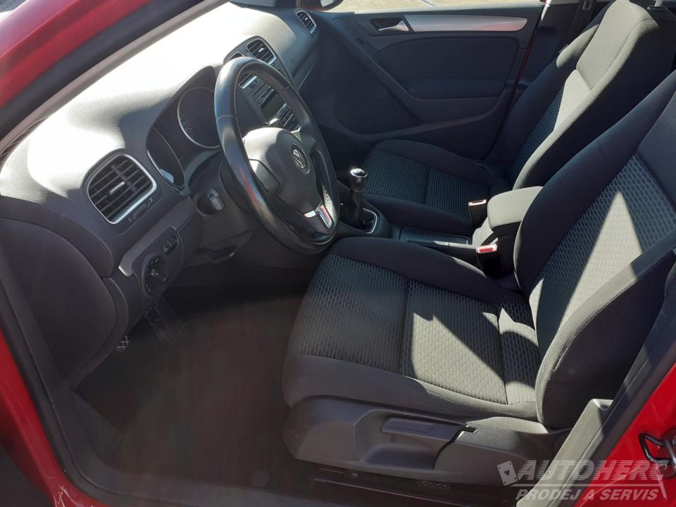 Volkswagen Golf 1.4 i  1.MAJ. ČR