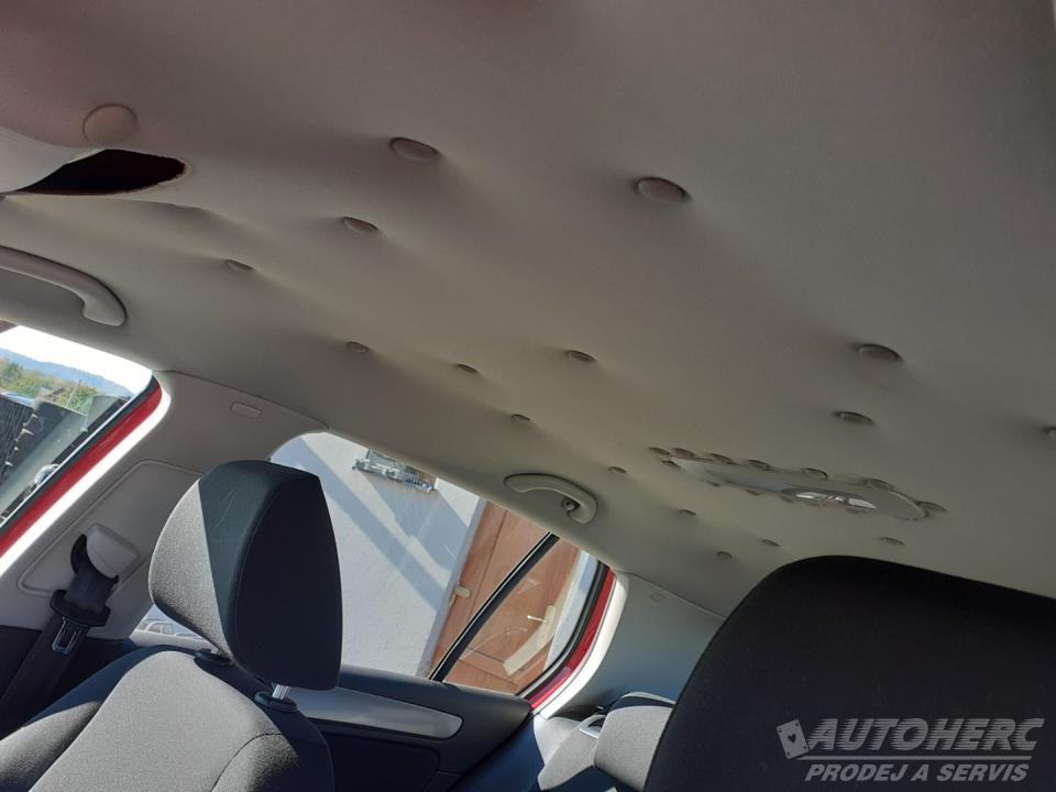 Volkswagen Golf 1.4 i  1.MAJ. ČR