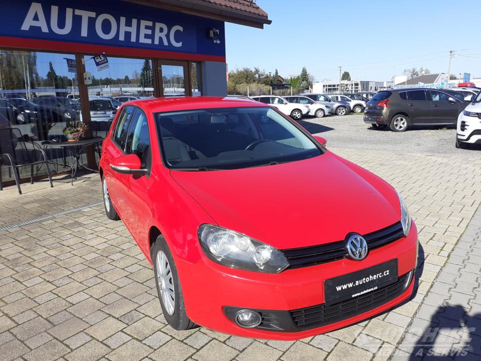 Volkswagen Golf 1.4 i  1.MAJ. ČR