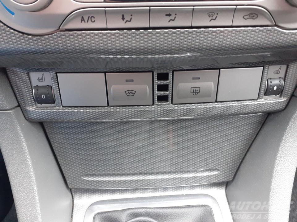 Ford Focus 1.6 16V  TITANIUM